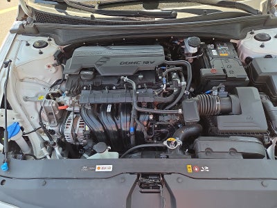 2024 Hyundai Elantra SE FWD