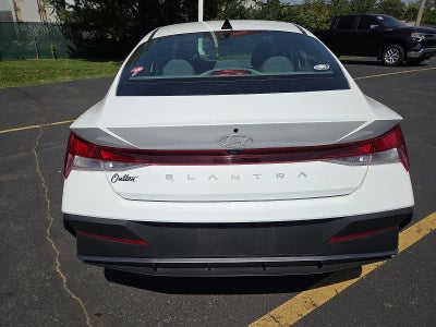 2024 Hyundai Elantra SE FWD