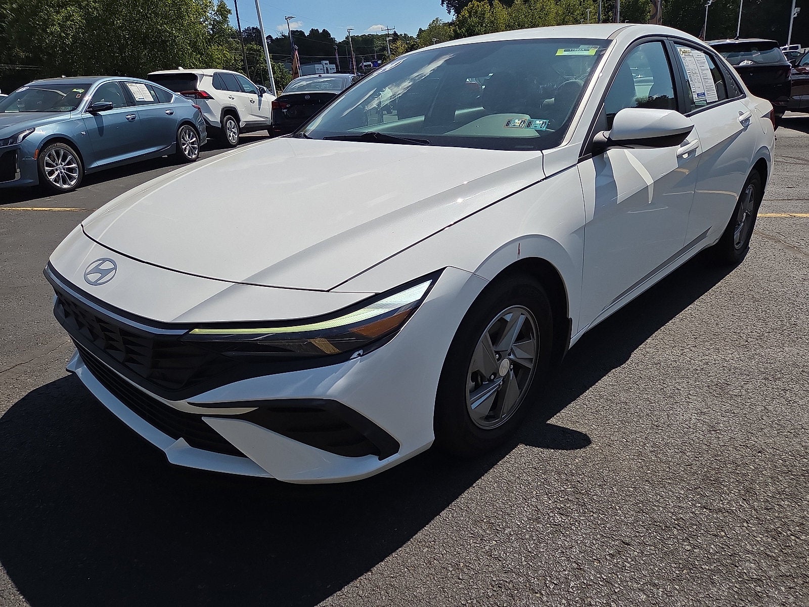 2024 Hyundai Elantra SE FWD