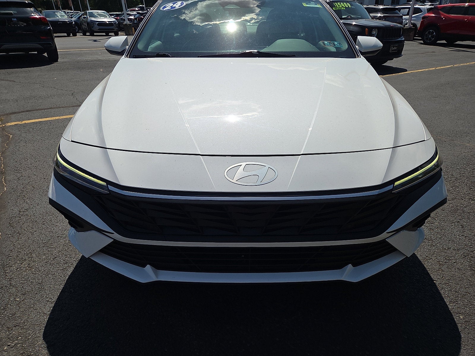 2024 Hyundai Elantra SE FWD