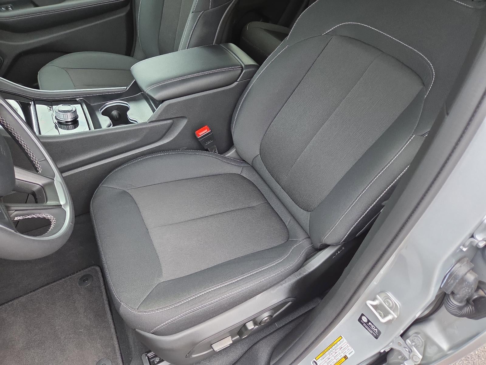 2024 Jeep Grand Cherokee Laredo X 4x4