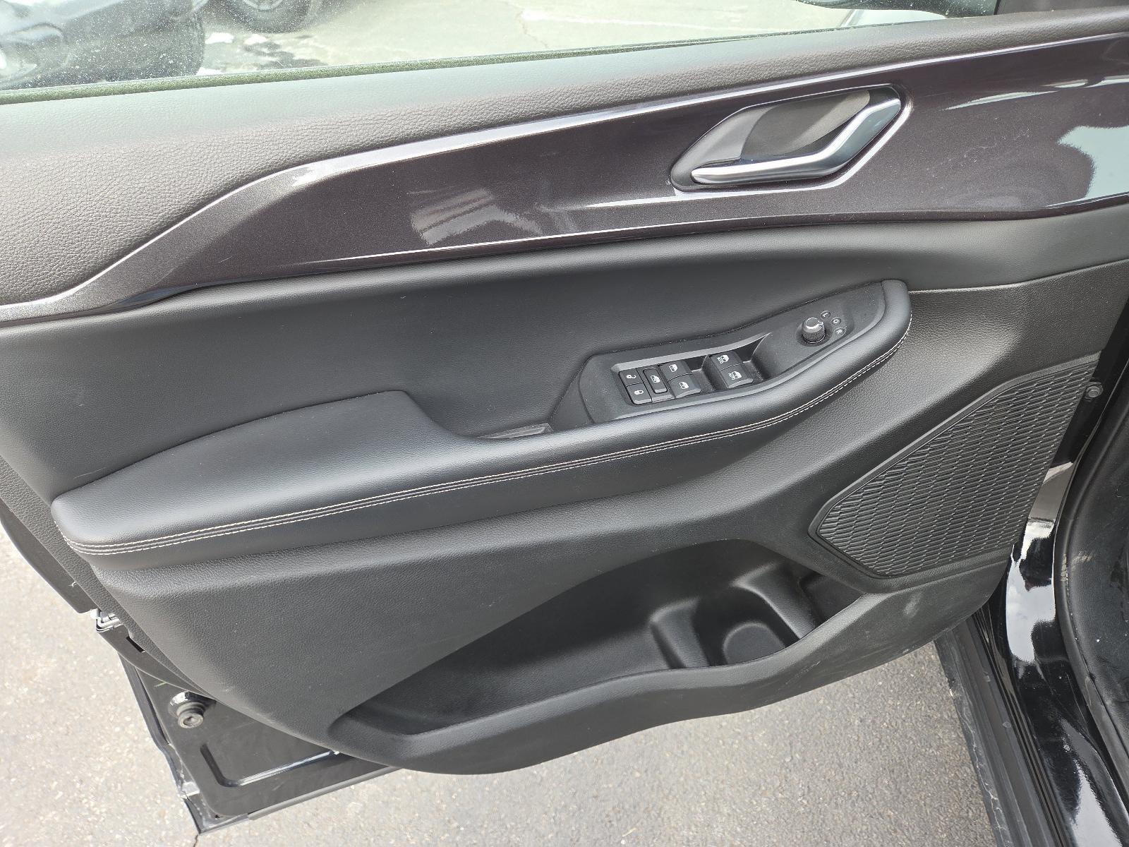 2023 Jeep Grand Cherokee Laredo 4x4