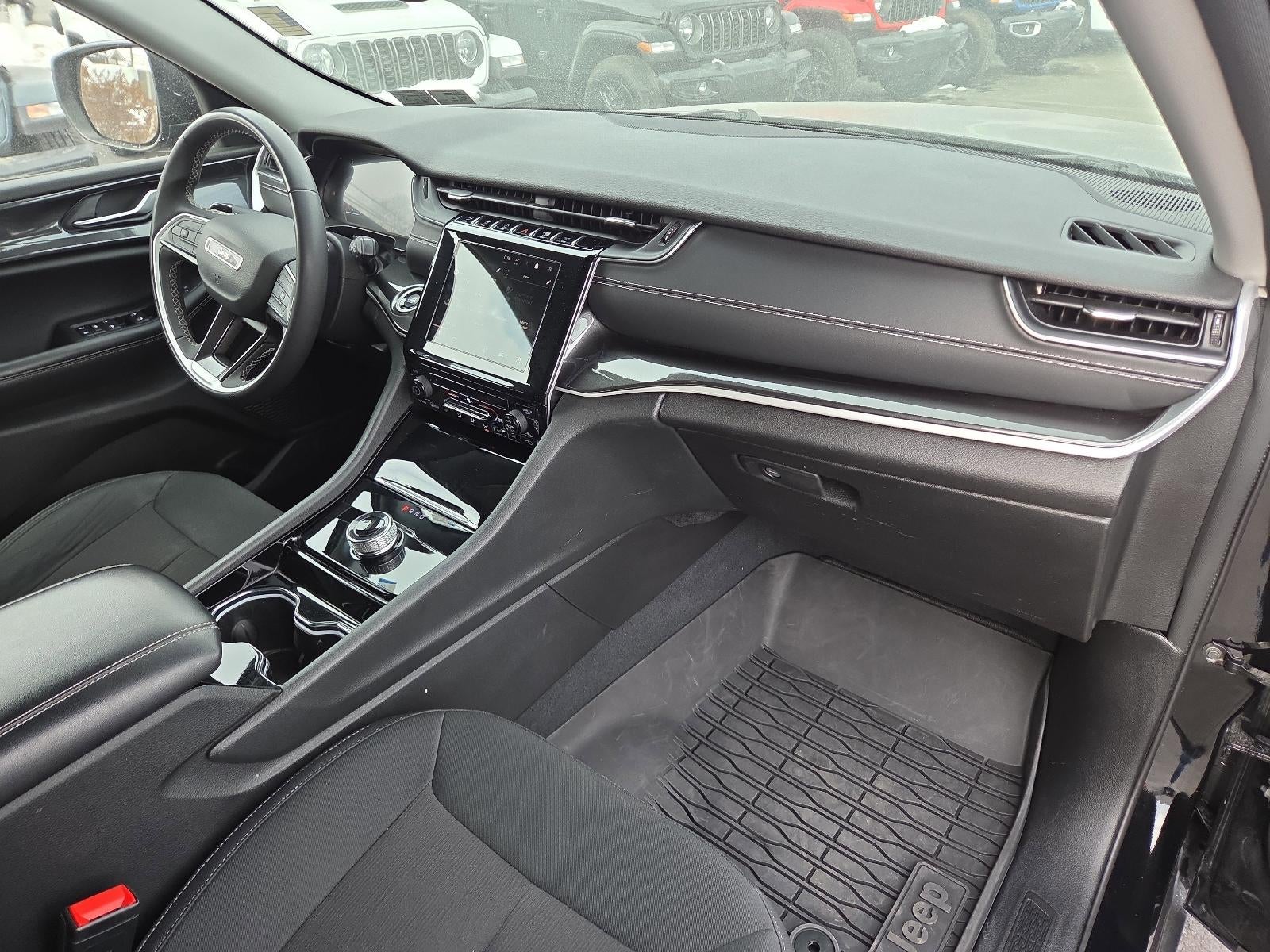 2023 Jeep Grand Cherokee Laredo 4x4