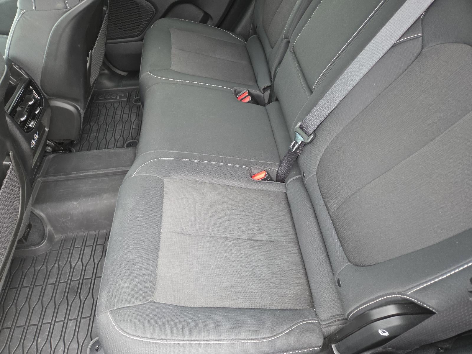 2023 Jeep Grand Cherokee Laredo 4x4