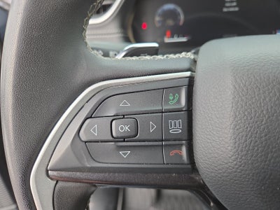 2023 Jeep Grand Cherokee Laredo 4x4