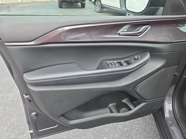 2023 Jeep Grand Cherokee L Laredo 4x4