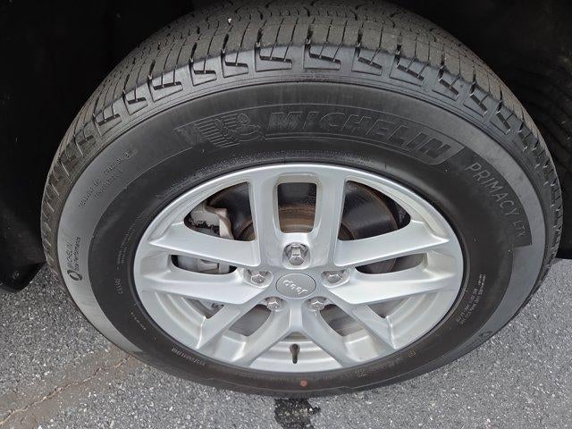2023 Jeep Grand Cherokee L Laredo 4x4