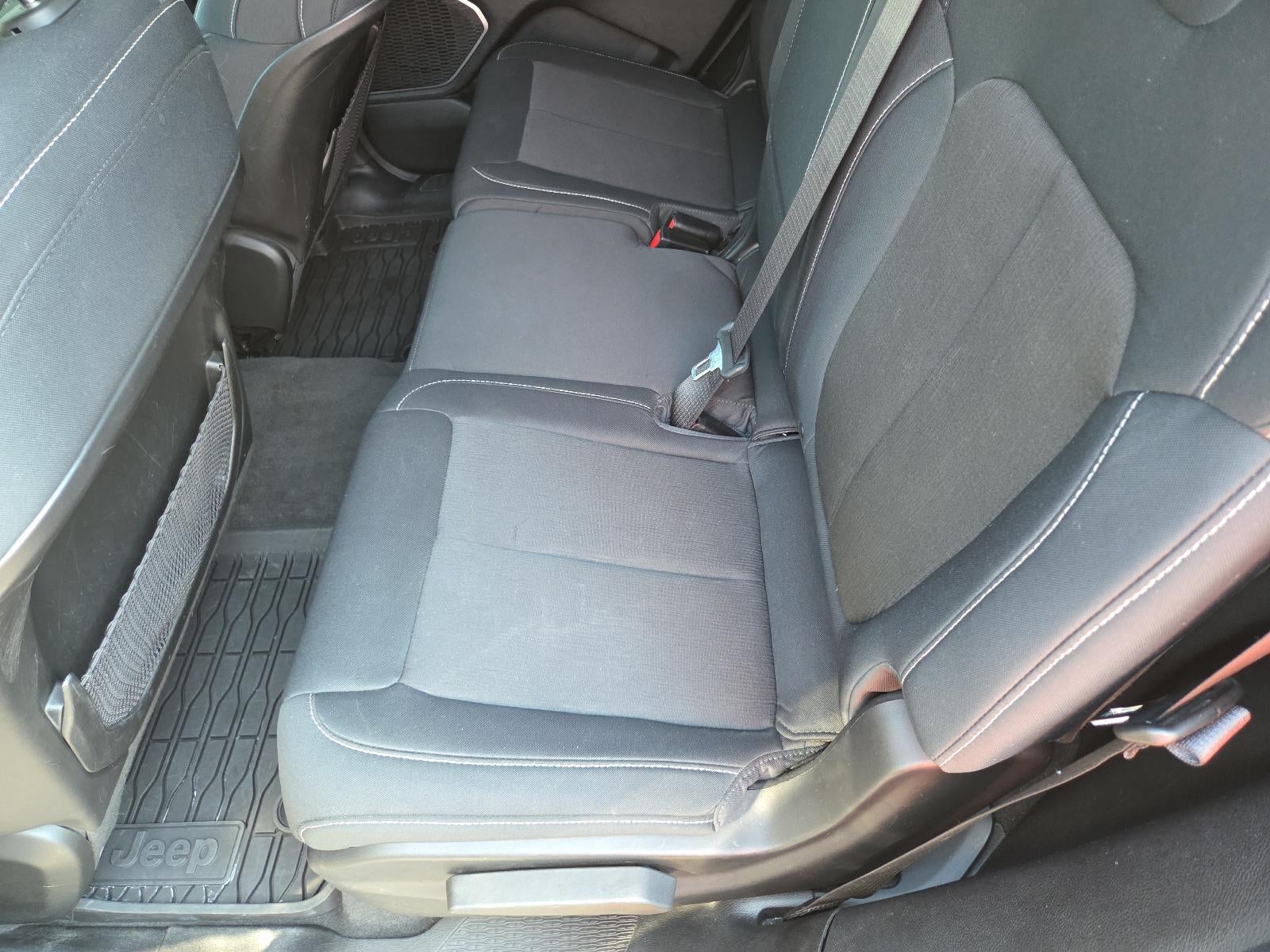 2021 Jeep Grand Cherokee L Laredo 4x4