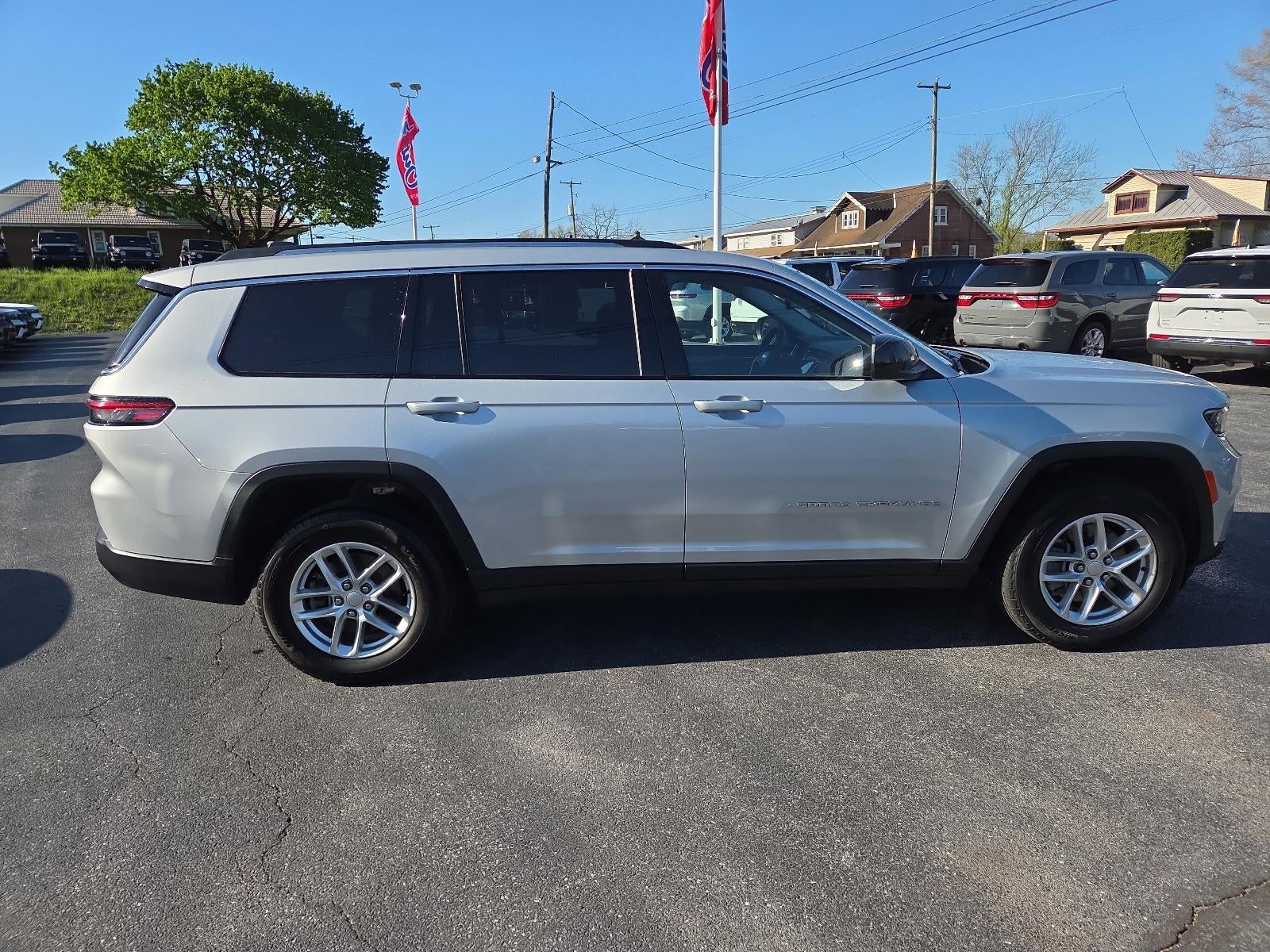 2023 Jeep Grand Cherokee L Laredo 4x4