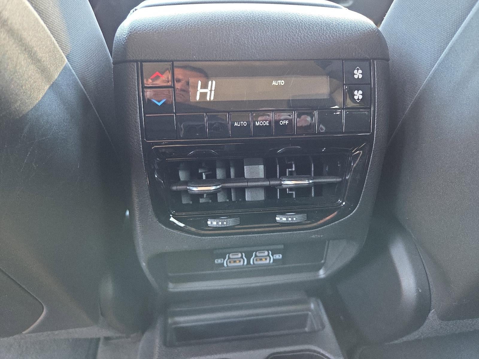 2023 Jeep Grand Cherokee L Laredo 4x4