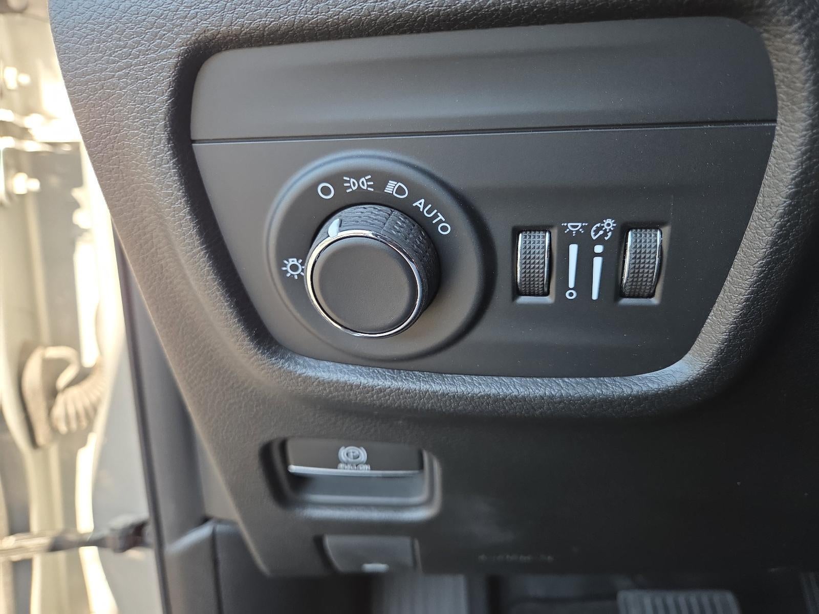 2023 Jeep Grand Cherokee L Laredo 4x4