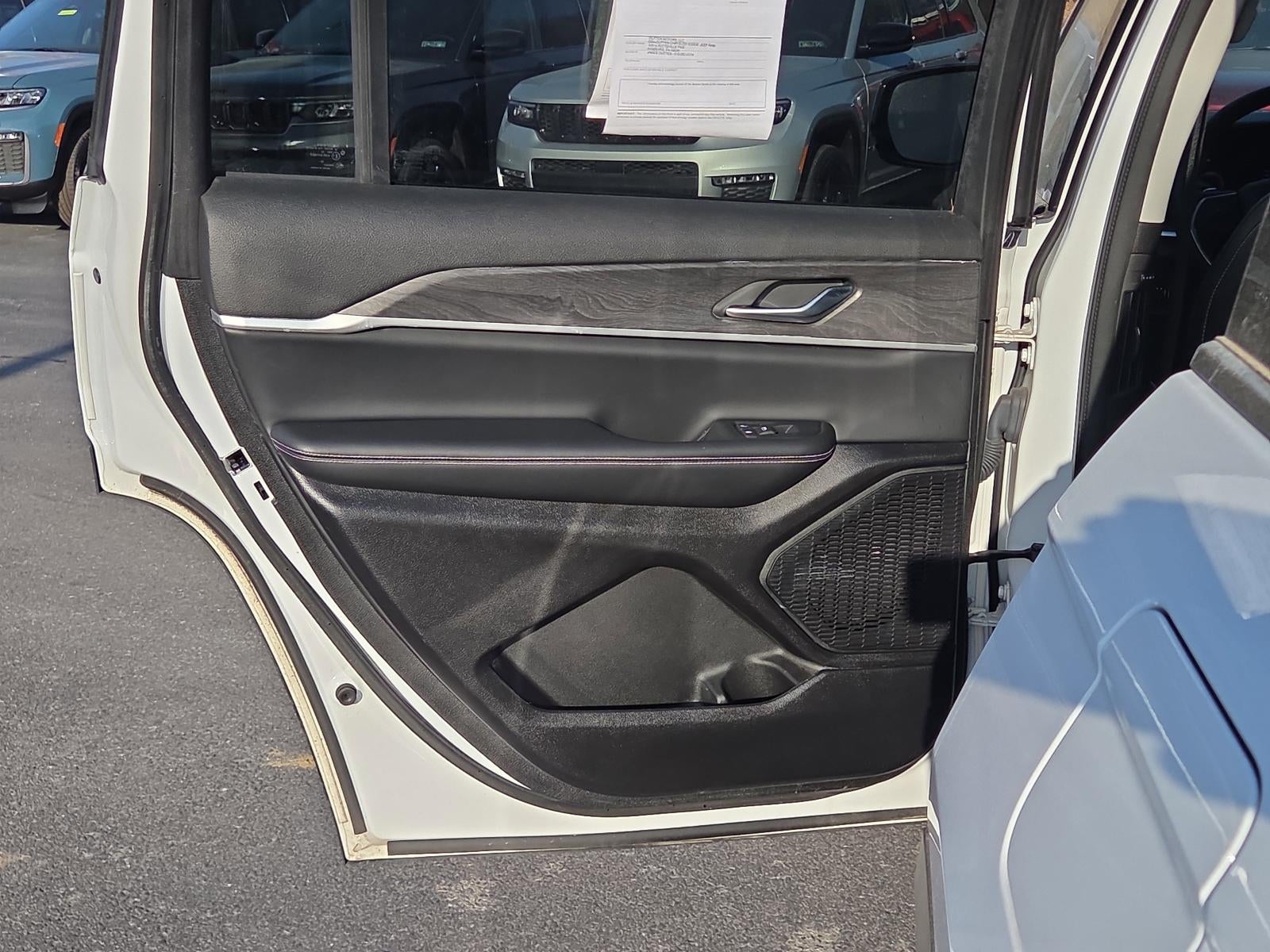 2023 Jeep Grand Cherokee L Limited 4x4