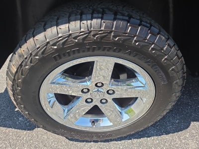 2014 RAM 1500 4WD Crew Cab 5.7 Ft Box Express