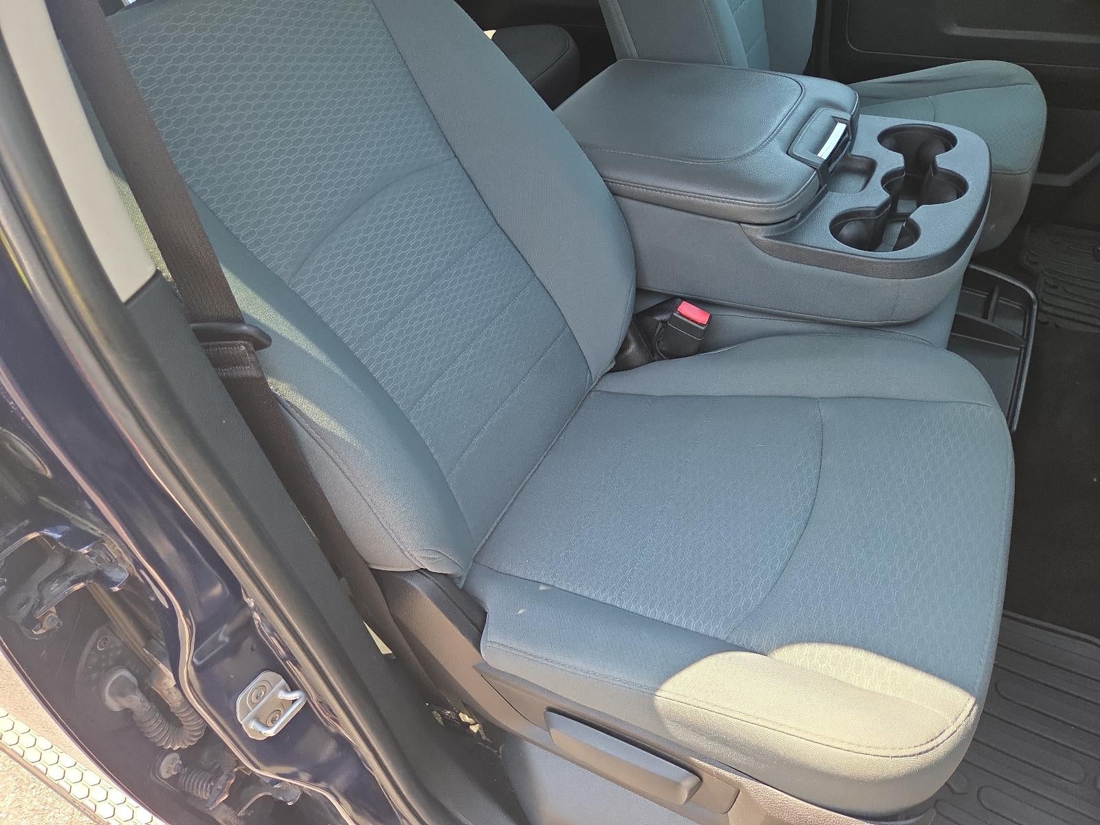 2014 RAM 1500 4WD Crew Cab 5.7 Ft Box Express