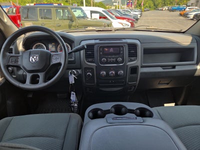 2014 RAM 1500 4WD Crew Cab 5.7 Ft Box Express