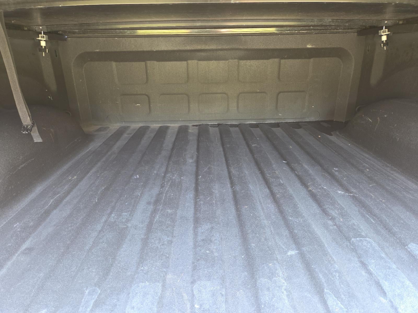 2014 RAM 1500 4WD Crew Cab 5.7 Ft Box Express