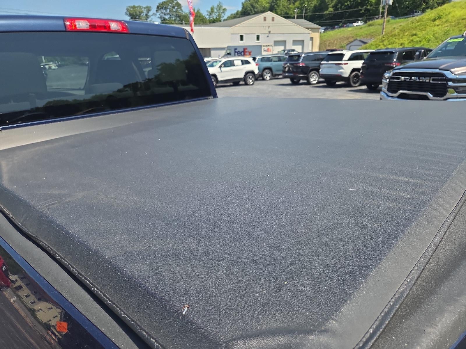 2014 RAM 1500 4WD Crew Cab 5.7 Ft Box Express