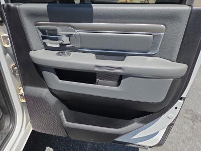 2016 RAM 1500 4WD Crew Cab 5.7 Ft Box Big Horn