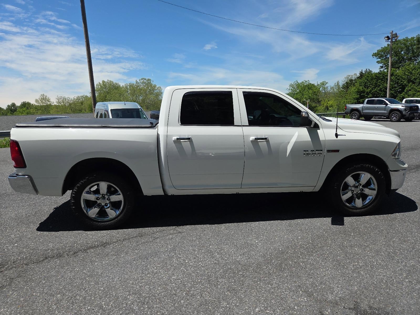 2016 RAM 1500 4WD Crew Cab 5.7 Ft Box Big Horn