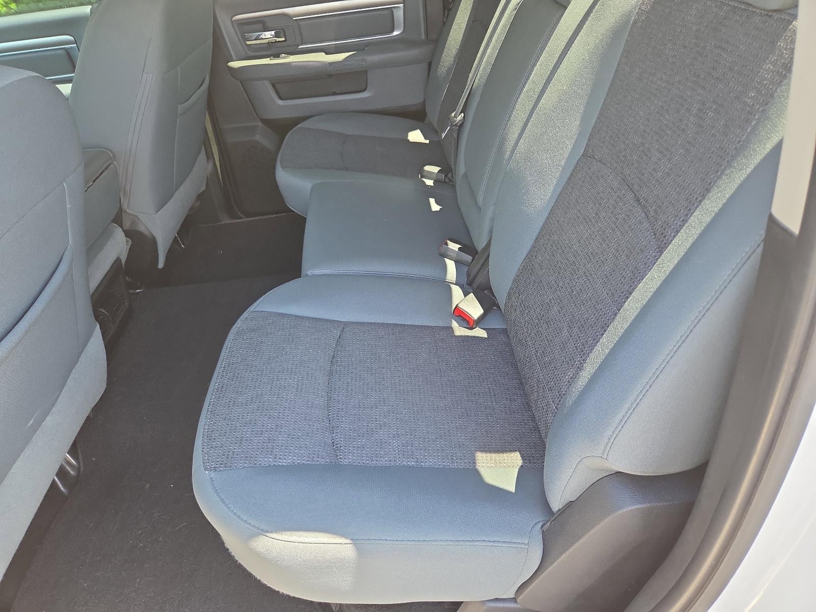 2016 RAM 1500 4WD Crew Cab 5.7 Ft Box Big Horn