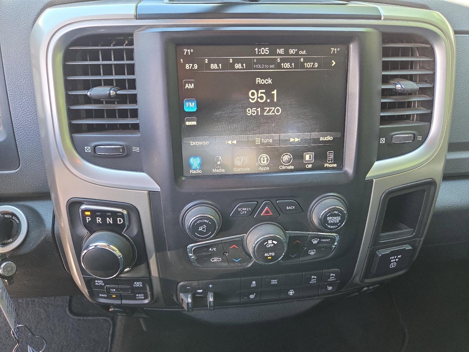 2016 RAM 1500 4WD Crew Cab 5.7 Ft Box Big Horn