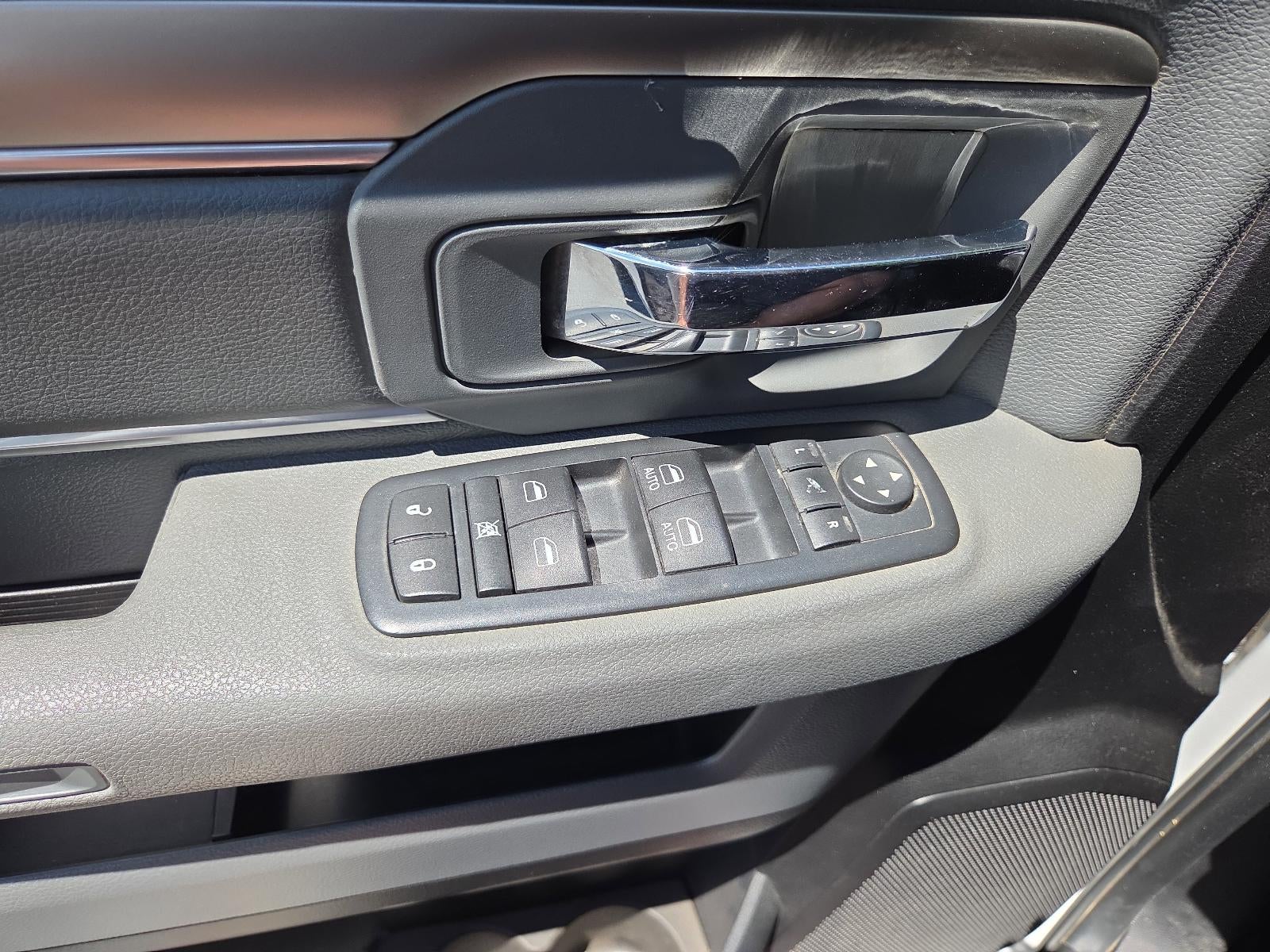 2016 RAM 1500 4WD Crew Cab 5.7 Ft Box Big Horn