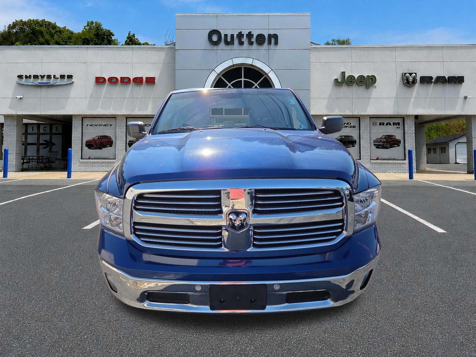 2015 RAM 1500 4WD Crew Cab 5.7 Ft Box Big Horn