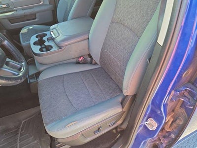 2015 RAM 1500 4WD Crew Cab 5.7 Ft Box Big Horn