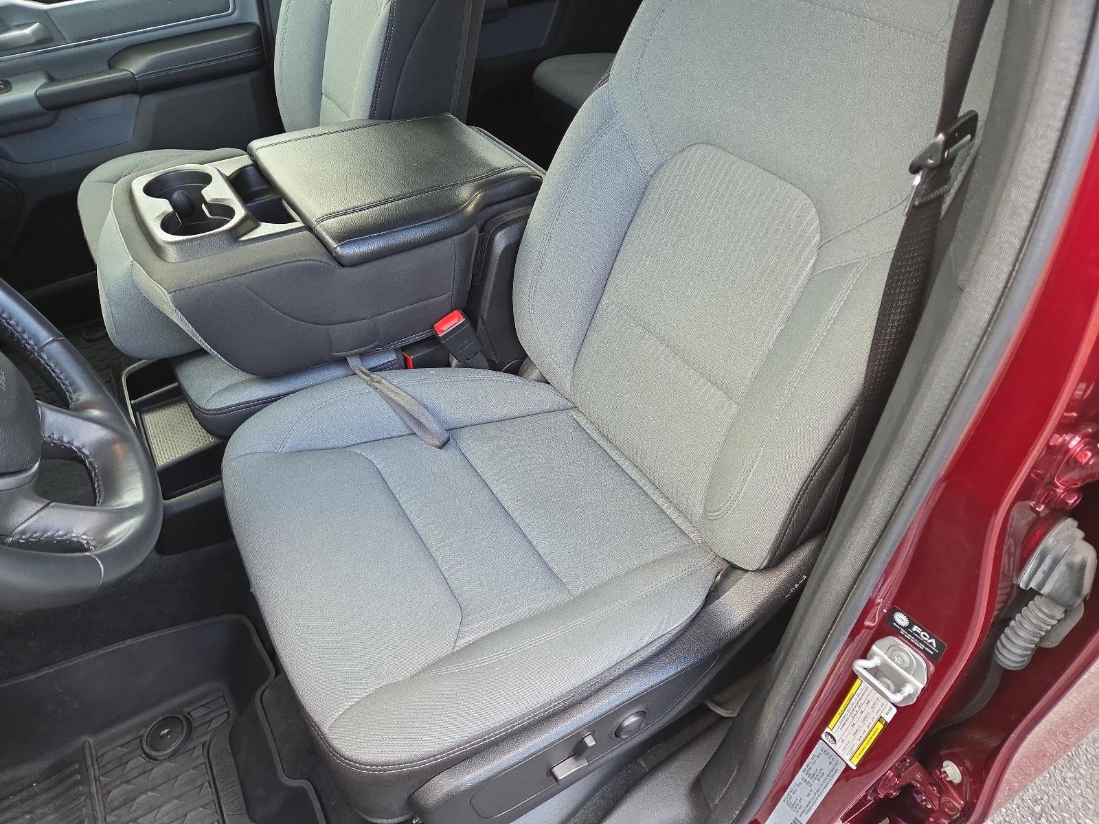 2022 RAM 1500 Big Horn 4x4 Crew Cab 5'7" Box