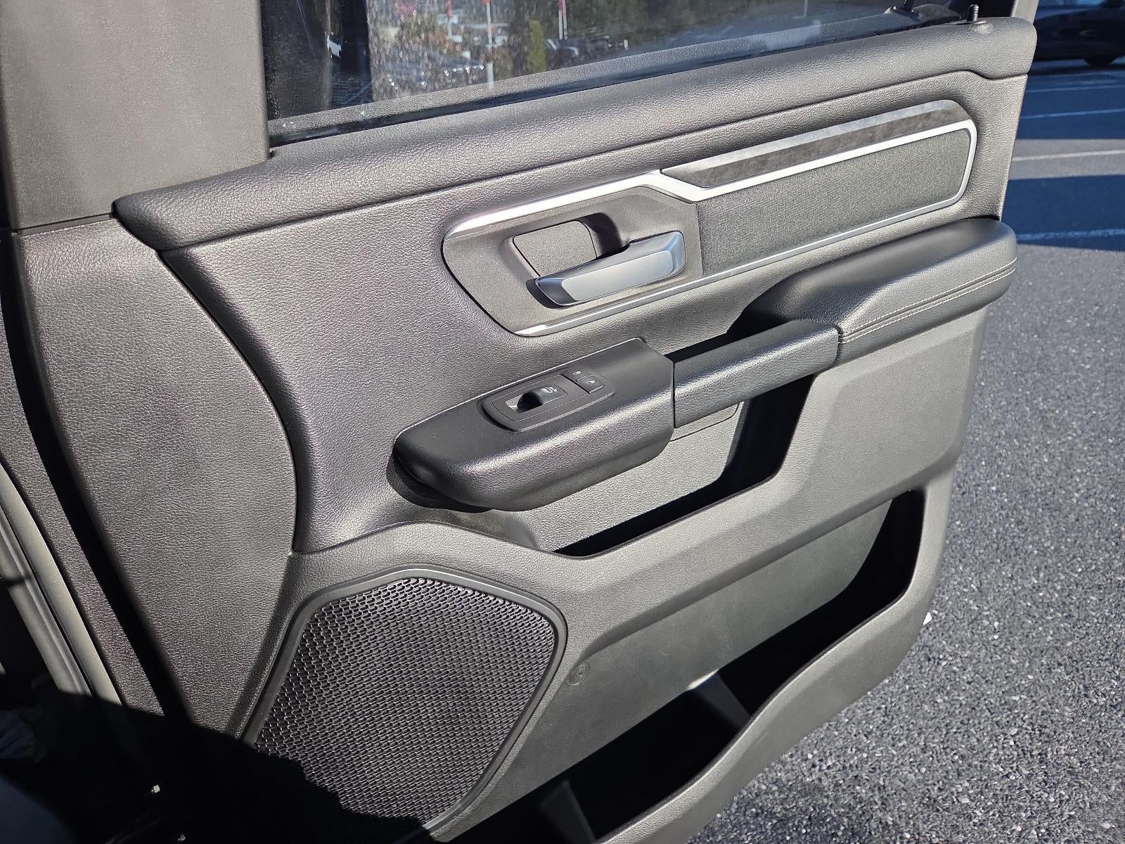 2022 RAM 1500 Big Horn 4x4 Crew Cab 5'7" Box