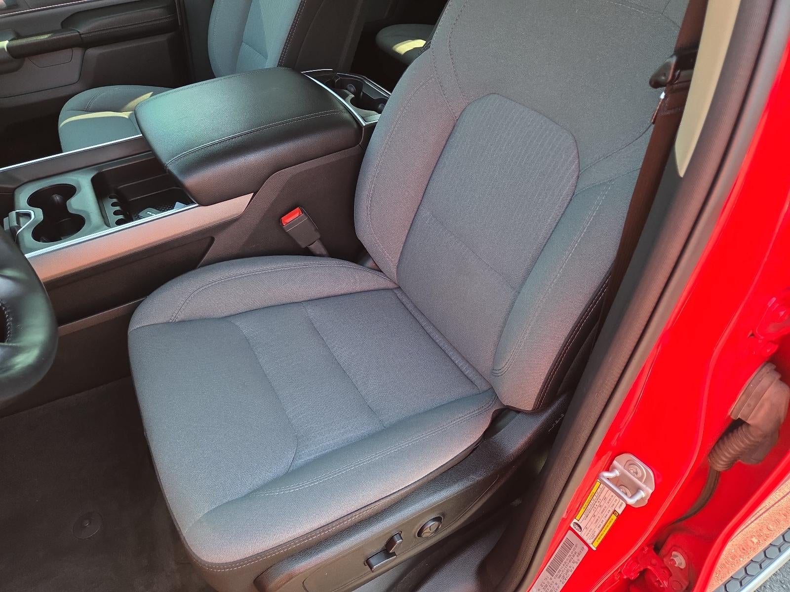 2020 RAM 1500 Big Horn 4x4 Crew Cab 5'7" Box