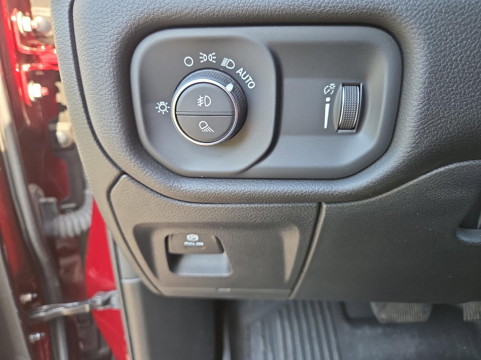 2023 RAM 1500 Big Horn 4x4 Crew Cab 5'7" Box