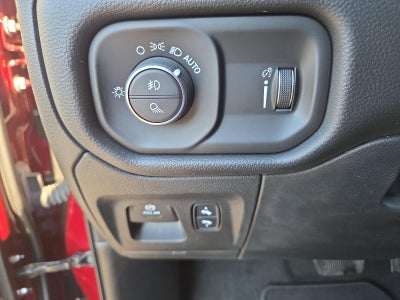 2021 RAM 1500 Big Horn 4x4 Crew Cab 5'7" Box