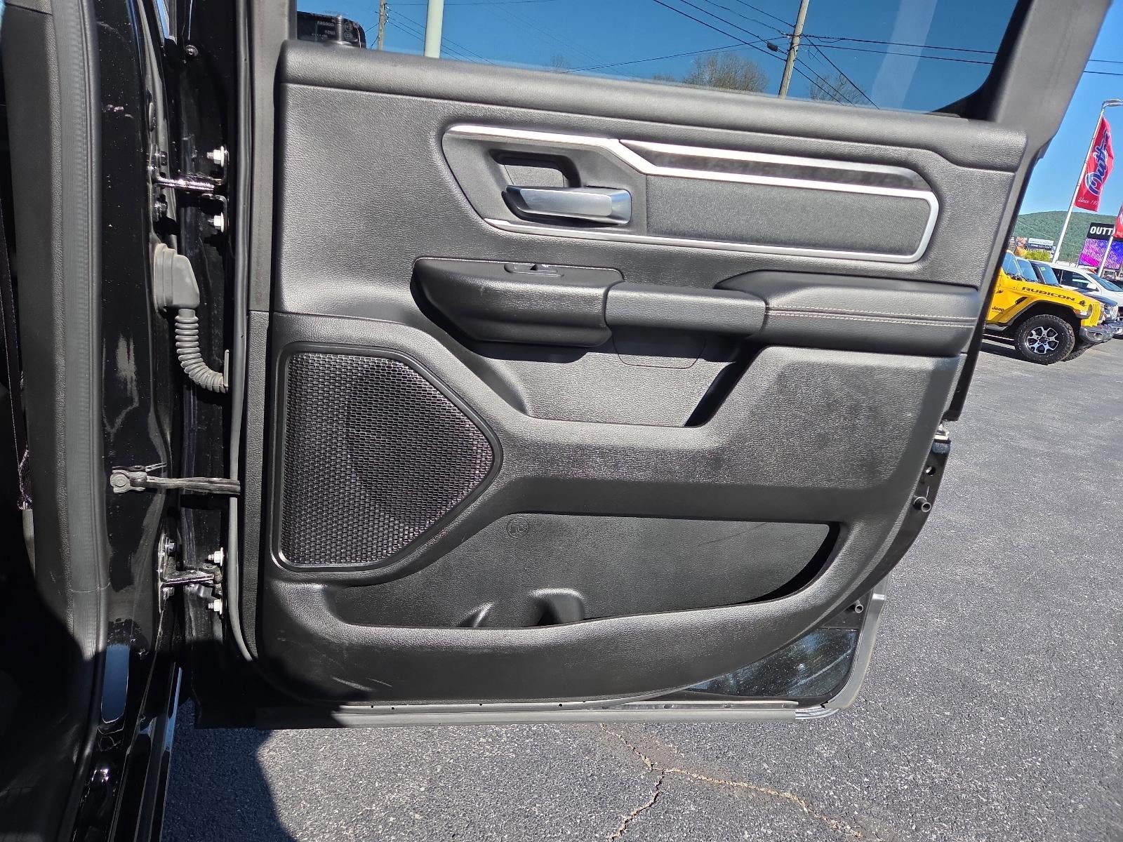 2022 RAM 1500 Big Horn 4x4 Crew Cab 5'7" Box