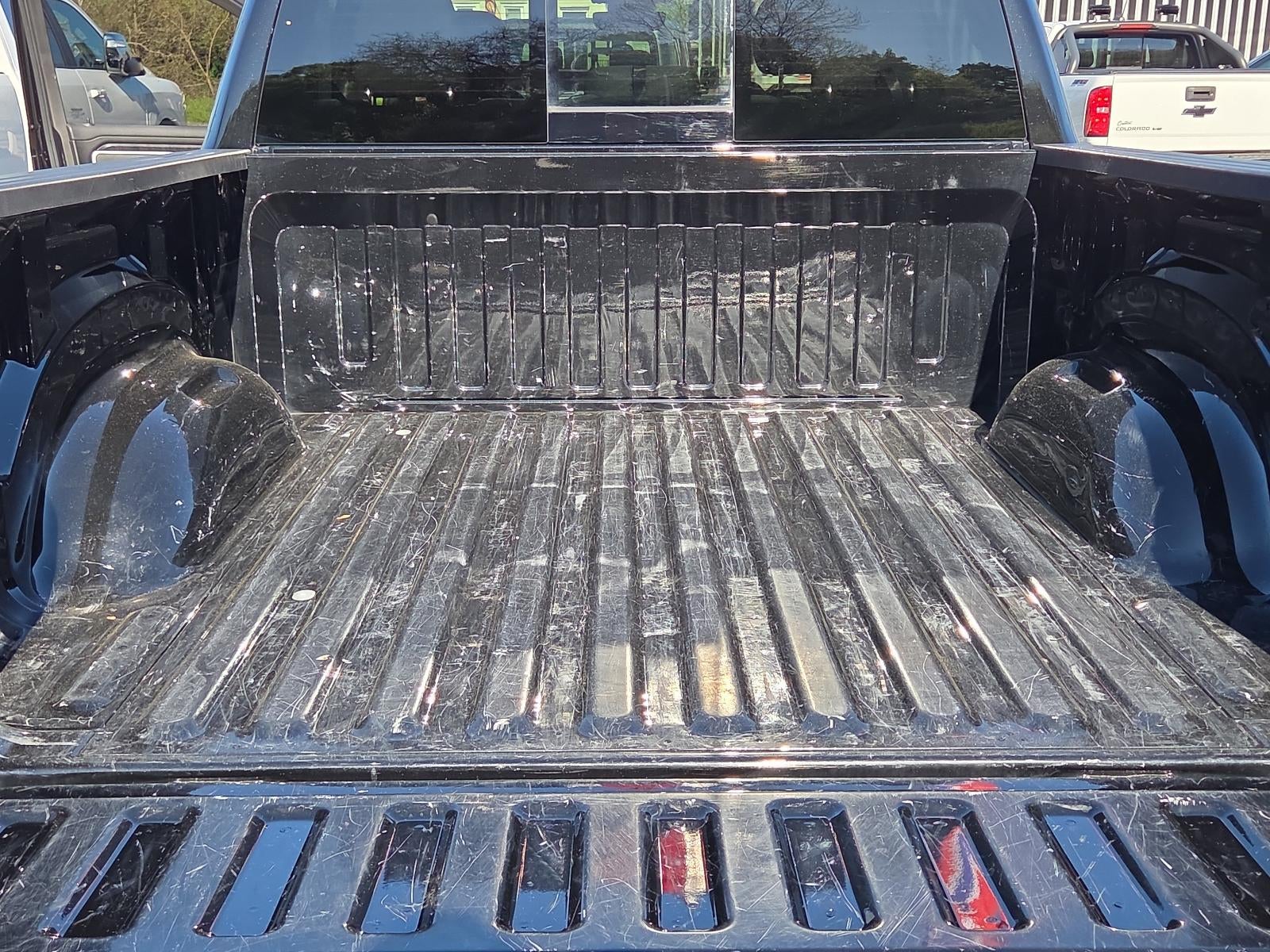 2022 RAM 1500 Big Horn 4x4 Crew Cab 5'7" Box