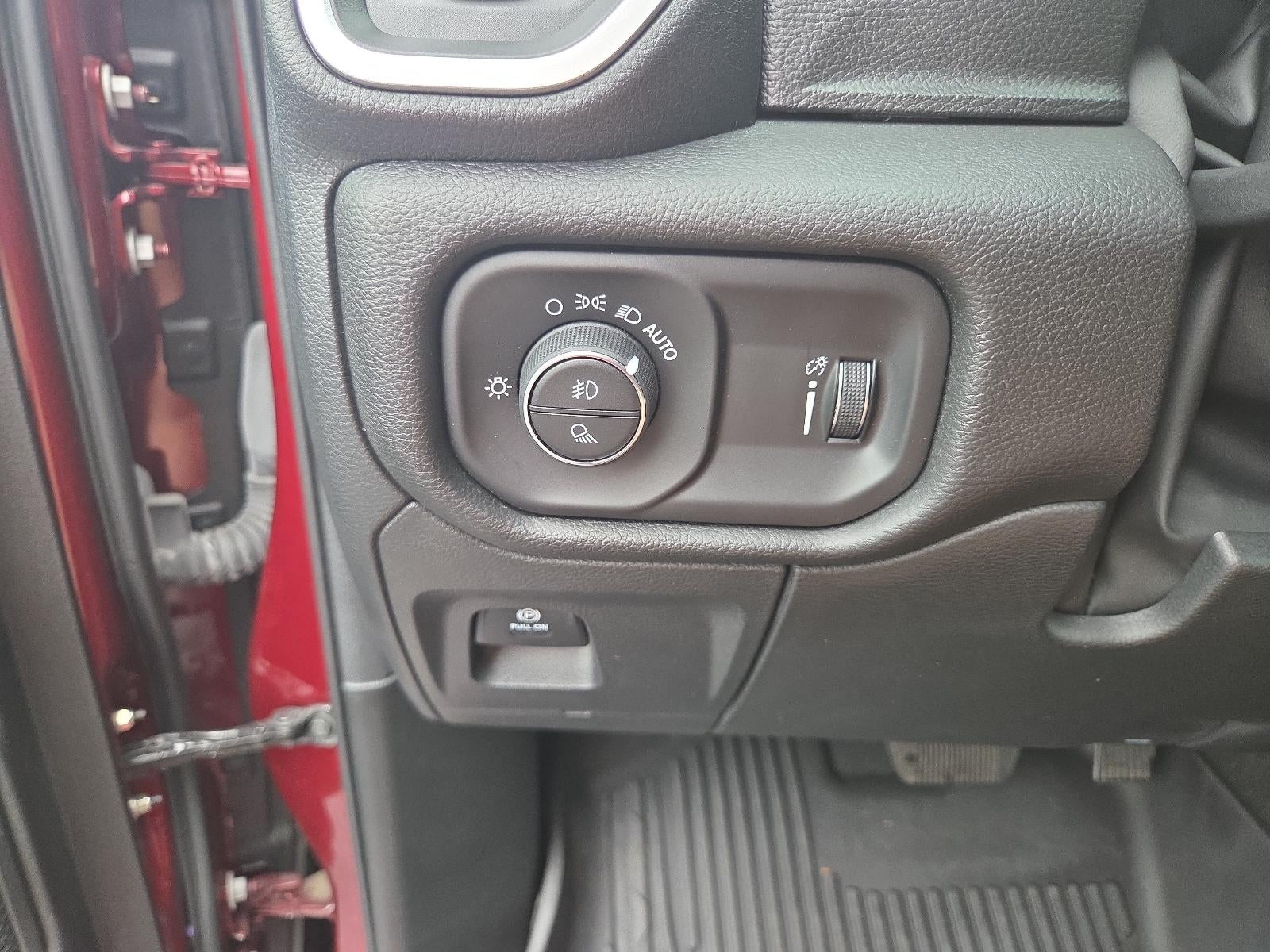 2023 RAM 1500 Big Horn 4x4 Crew Cab 6'4" Box