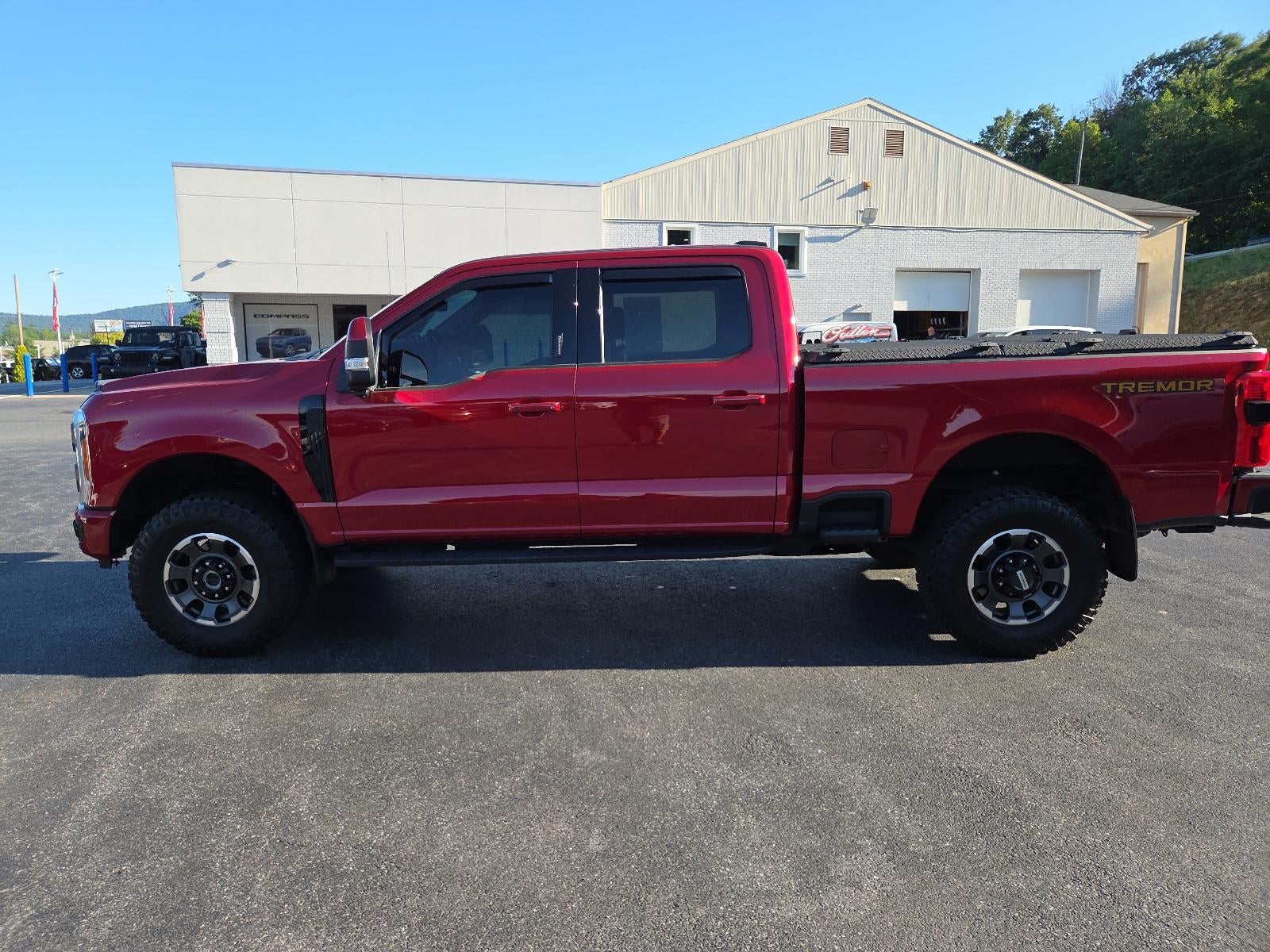 2023 Ford Super Duty F-250 SRW XLT 4WD Crew Cab 6.75' Box