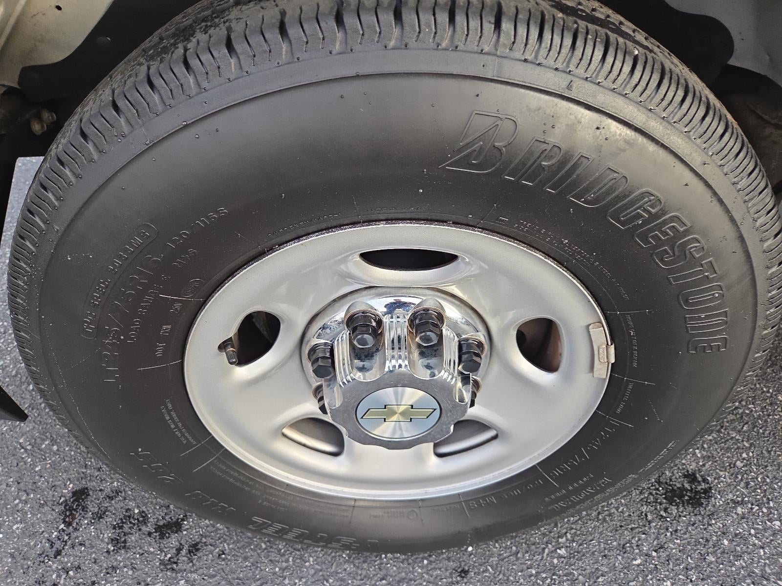 2020 Chevrolet Express Passenger 3500 Regular Wheelbase Rear-Wheel Drive 1LT