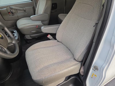 2020 Chevrolet Express Passenger 3500 Regular Wheelbase Rear-Wheel Drive 1LT