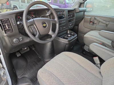 2020 Chevrolet Express Passenger 3500 Regular Wheelbase Rear-Wheel Drive 1LT