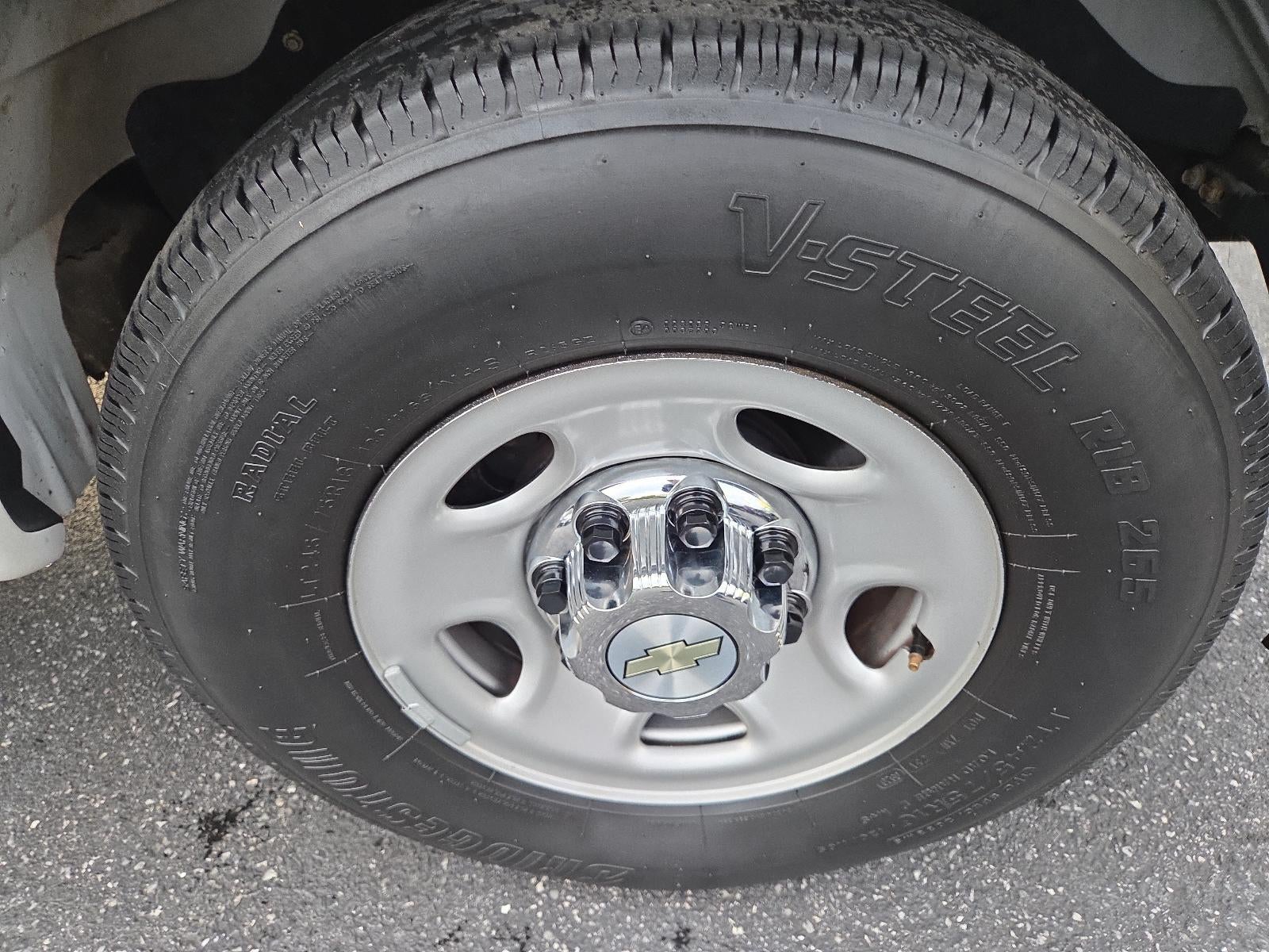 2020 Chevrolet Express Passenger 3500 Regular Wheelbase Rear-Wheel Drive 1LT