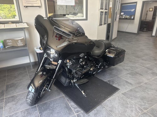 2021 Harley Davidson FLHXS Base