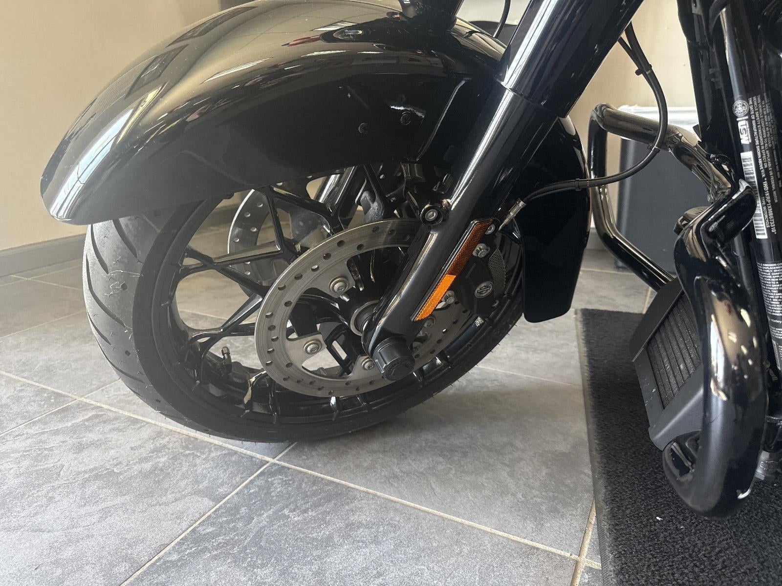 2021 Harley Davidson FLHXS Base