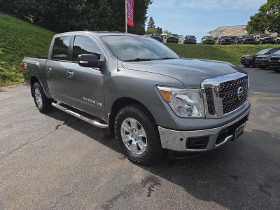 2018 Nissan Titan 4x4 Crew Cab SV