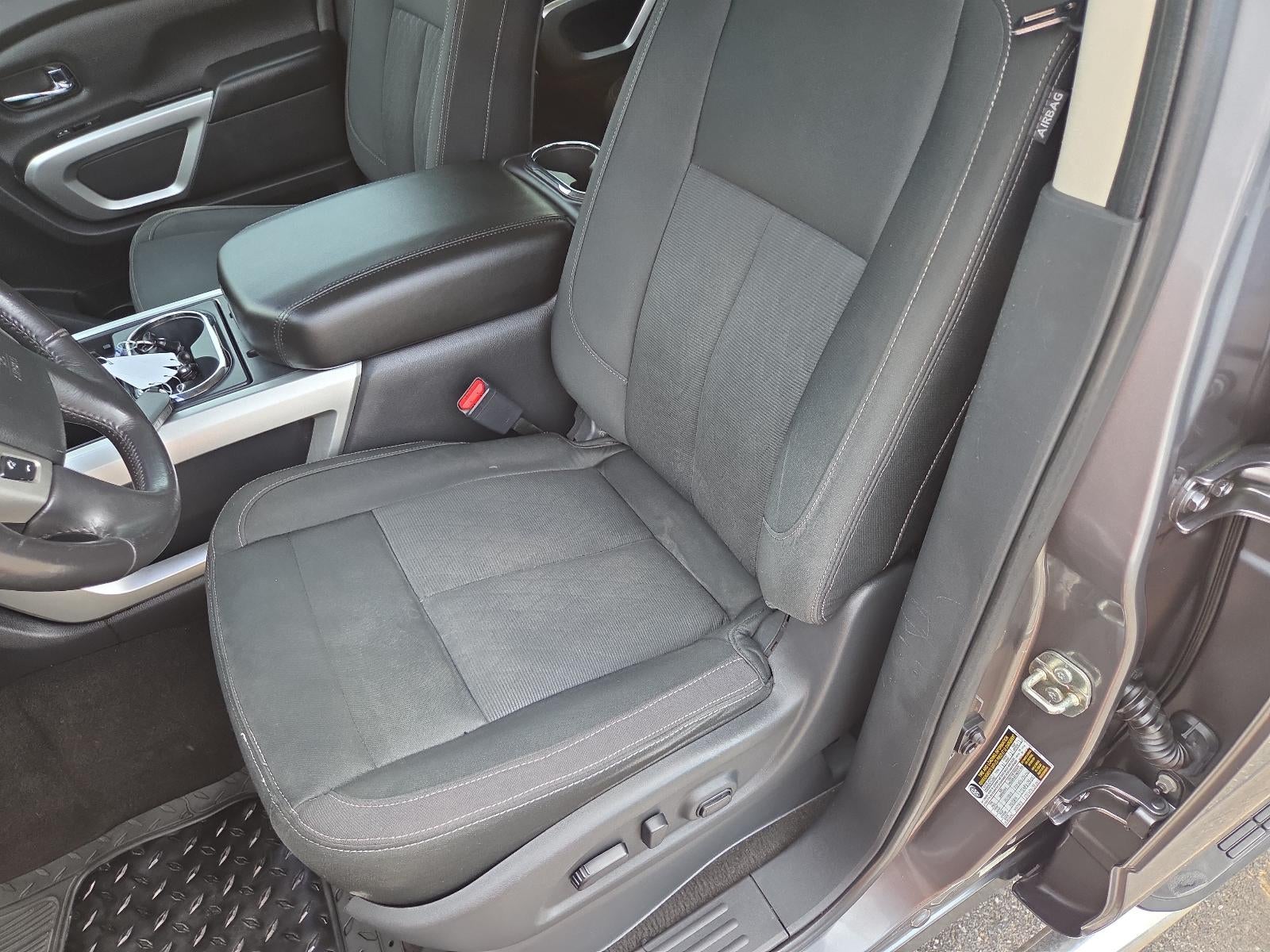 2018 Nissan Titan 4x4 Crew Cab SV