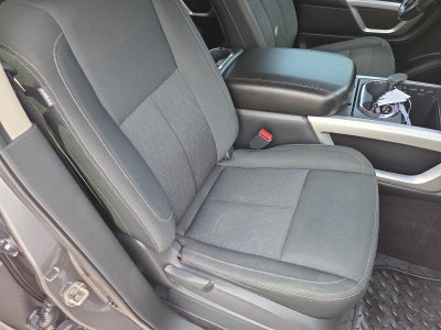 2018 Nissan Titan 4x4 Crew Cab SV