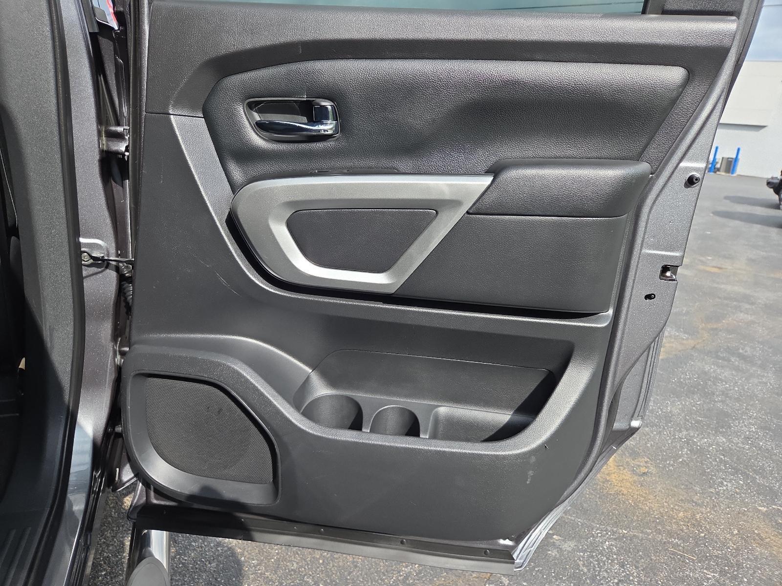 2018 Nissan Titan 4x4 Crew Cab SV