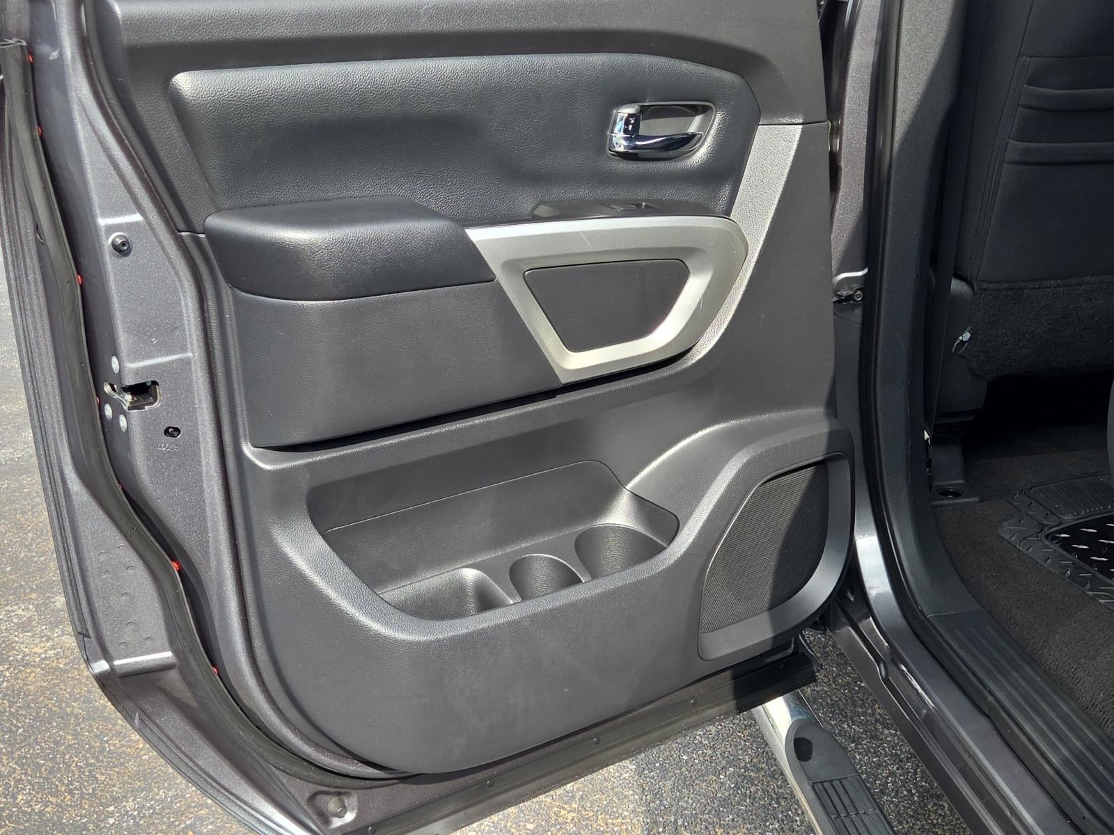2018 Nissan Titan 4x4 Crew Cab SV