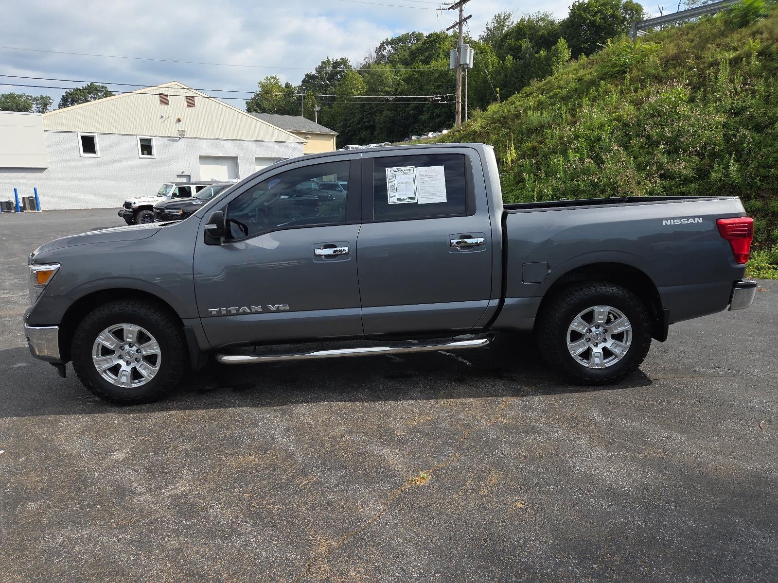 2018 Nissan Titan 4x4 Crew Cab SV