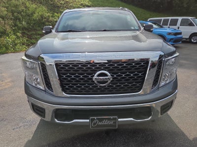2018 Nissan Titan 4x4 Crew Cab SV